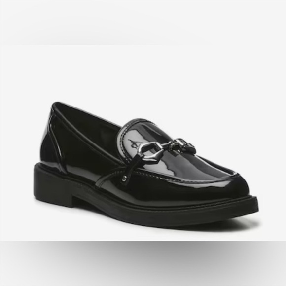 Vince Camuto Shoes - Vince Camuto Elpia Black Patent Leather Loafers Silver Chain Size 8 NWOT